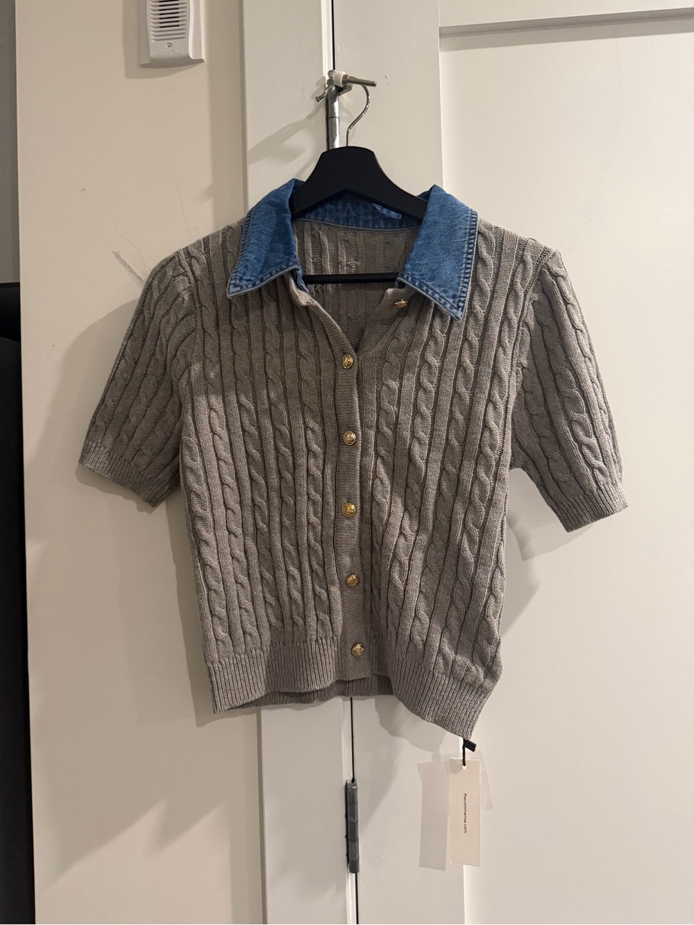 Commense Gray Cable Knit Short Sleeve Cardigan with Blue Denim Collar